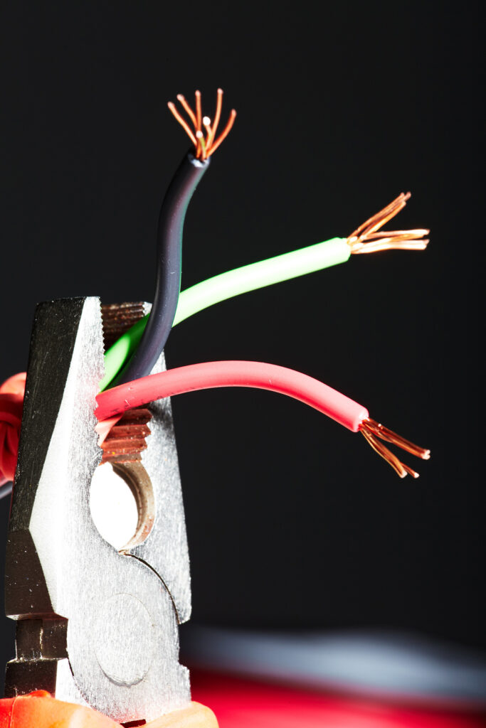 What is the purpose of the red wire in electrical wiring? What is the purpose of the red wire in electrical wiring?